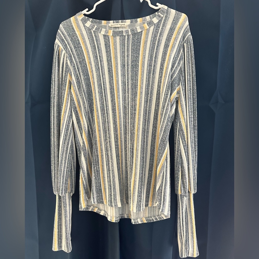 Pretty stripped women’s top! Size L